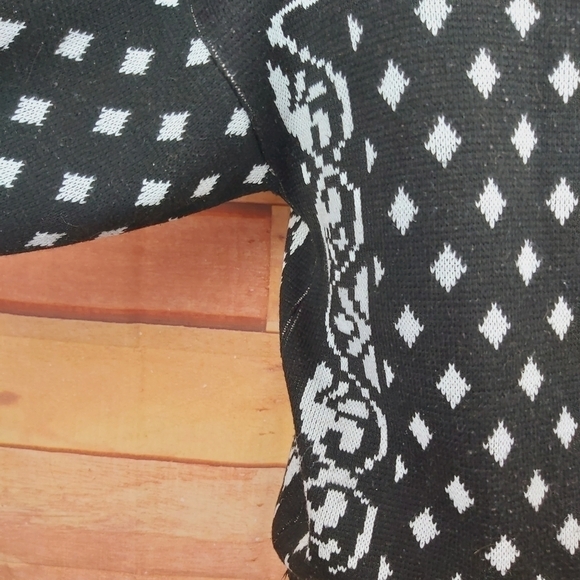 VINTAGE Aztec knitted crew neck sweater Made in Canada - Picture 5 of 10